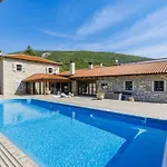 فيلة Tina By Interhome
