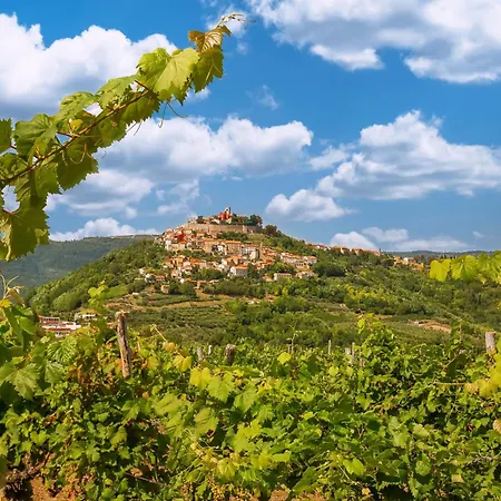 Villa Tina By Interhome Livade