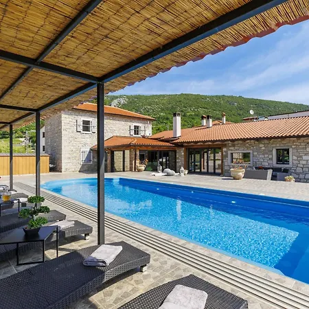Tina By Interhome Livade