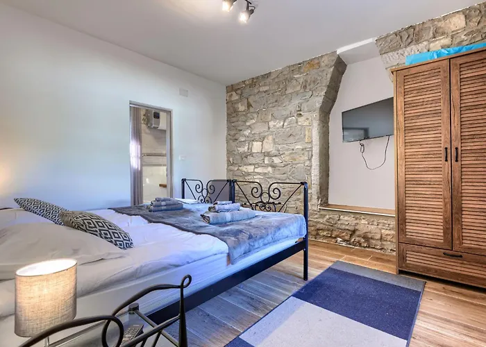 Tina By Interhome * Livade